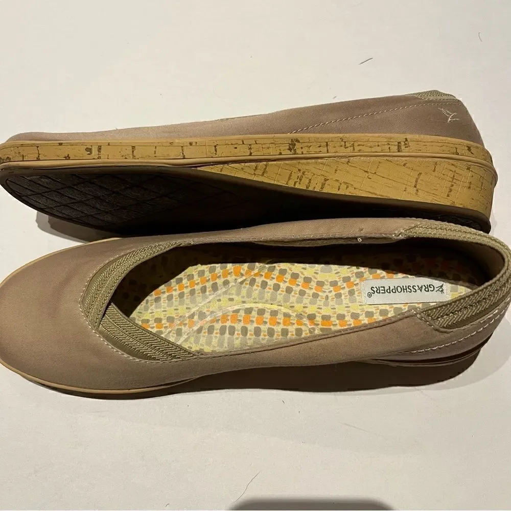 Women's Grasshoppers Light Tan Espadrilles Wedge Shoes Size 9M Cork Heels